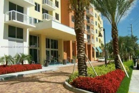 Снять в аренду кондоминиум в Авентура, Флорида 1 спальня, 73.11м2, № 1964709 - фото 1