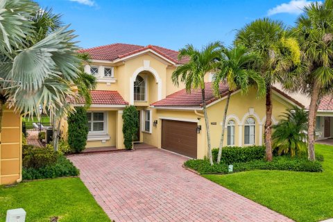 House in Lake Worth, Florida 4 bedrooms, 252.23 sq.m. № 2188630
