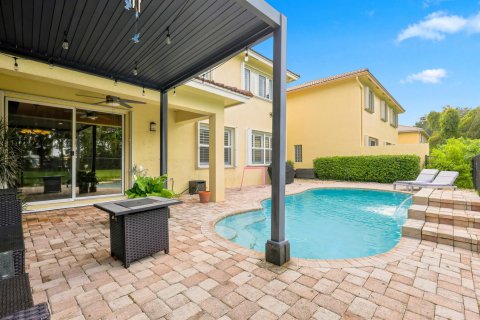 House in Lake Worth, Florida 4 bedrooms, 252.23 sq.m. № 2188630 - photo 6