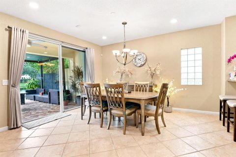 House in Lake Worth, Florida 4 bedrooms, 252.23 sq.m. № 2188630 - photo 25