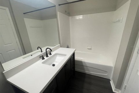 Condominio en alquiler en Orlando, Florida, 3 dormitorios, 105.35 m2 № 2356224 - foto 19