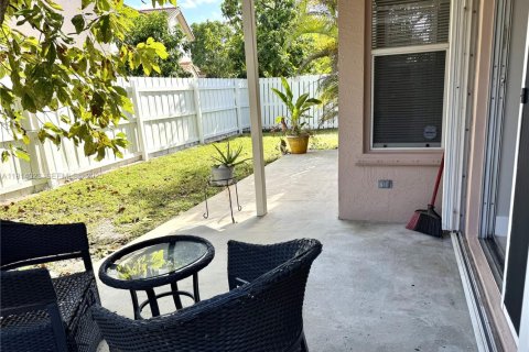 Casa en venta en Pembroke Pines, Florida, 4 dormitorios, 205.59 m2 № 1983036 - foto 30