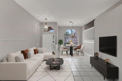 Casa en venta en Pembroke Pines, Florida, 4 dormitorios, 205.59 m2 № 1983036 - foto 6