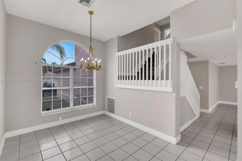 Casa en venta en Pembroke Pines, Florida, 4 dormitorios, 205.59 m2 № 1983036 - foto 8