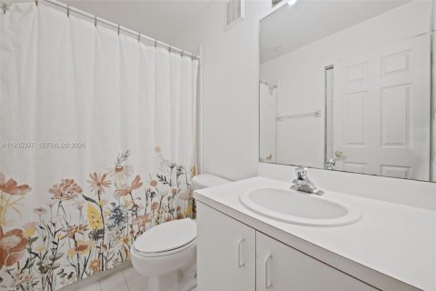 Townhouse in Pembroke Pines, Florida 3 bedrooms, 157.38 sq.m. № 2152549 - photo 22