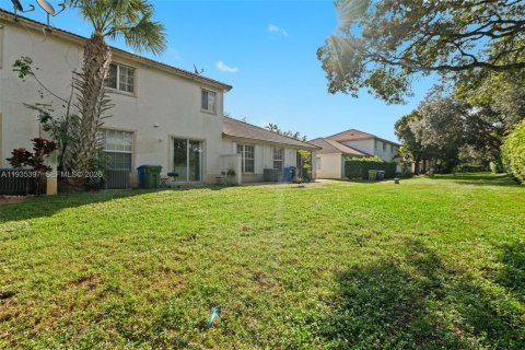 Townhouse in Pembroke Pines, Florida 3 bedrooms, 157.38 sq.m. № 2152549 - photo 25