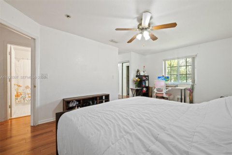 Townhouse in Pembroke Pines, Florida 3 bedrooms, 157.38 sq.m. № 2152549 - photo 14