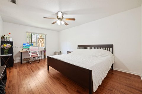 Townhouse in Pembroke Pines, Florida 3 bedrooms, 157.38 sq.m. № 2152549 - photo 13