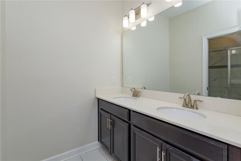Casa en venta en Davenport, Florida, 6 dormitorios, 310.2 m2 № 2258329 - foto 29