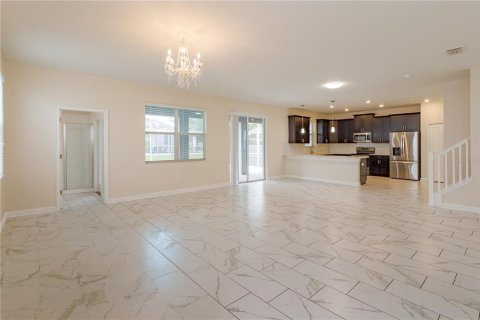 Casa en venta en Davenport, Florida, 6 dormitorios, 310.2 m2 № 2258329 - foto 4