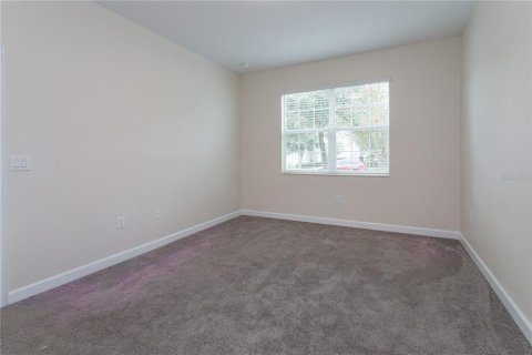 Casa en venta en Davenport, Florida, 6 dormitorios, 310.2 m2 № 2258329 - foto 28