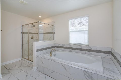 Casa en venta en Davenport, Florida, 6 dormitorios, 310.2 m2 № 2258329 - foto 18