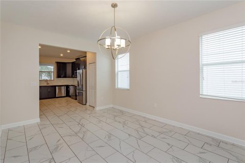 Casa en venta en Davenport, Florida, 6 dormitorios, 310.2 m2 № 2258329 - foto 15