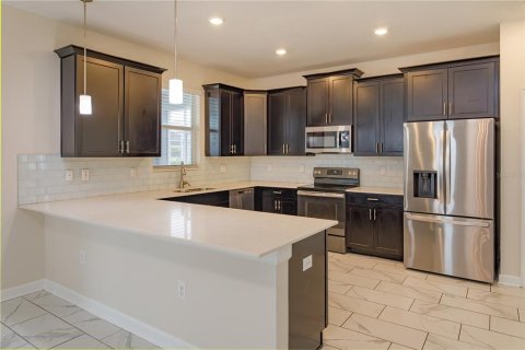 Casa en venta en Davenport, Florida, 6 dormitorios, 310.2 m2 № 2258329 - foto 11