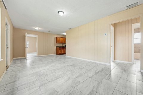 Villa ou maison à vendre à Belle Glade, Floride: 4 chambres, 114.27 m2 № 2394755 - photo 4