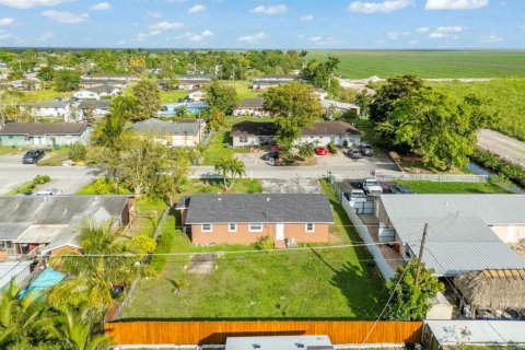 Villa ou maison à vendre à Belle Glade, Floride: 4 chambres, 114.27 m2 № 2394755 - photo 21