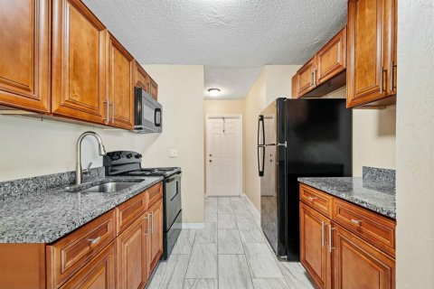 Villa ou maison à vendre à Belle Glade, Floride: 4 chambres, 114.27 m2 № 2394755 - photo 7