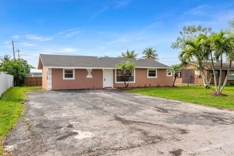 Villa ou maison à Belle Glade, Floride 4 chambres, 114.27 m2 № 2394755