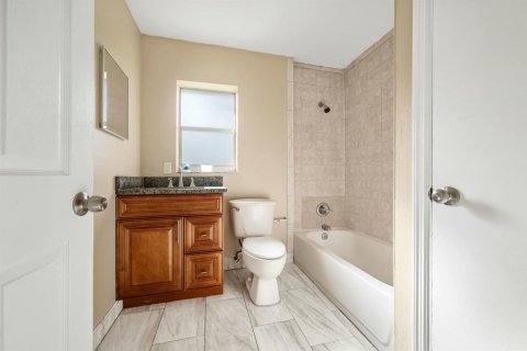Villa ou maison à vendre à Belle Glade, Floride: 4 chambres, 114.27 m2 № 2394755 - photo 18