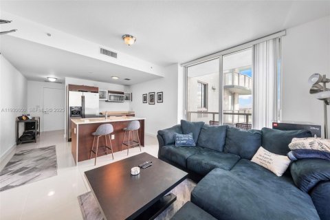 Condominio en alquiler en Miami, Florida, 1 dormitorio, 60.48 m2 № 1991048 - foto 6