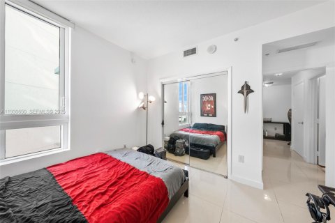 Condominio en alquiler en Miami, Florida, 1 dormitorio, 60.48 m2 № 1991048 - foto 10