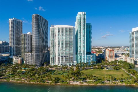 Condominio en alquiler en Miami, Florida, 1 dormitorio, 60.48 m2 № 1991048 - foto 19