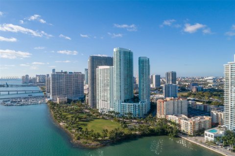 Condominio en alquiler en Miami, Florida, 1 dormitorio, 60.48 m2 № 1991048 - foto 15