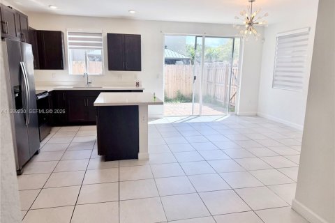 Adosado en venta en Homestead, Florida, 4 dormitorios № 2079637 - foto 5