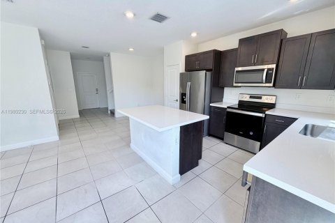 Adosado en venta en Homestead, Florida, 4 dormitorios № 2079637 - foto 3
