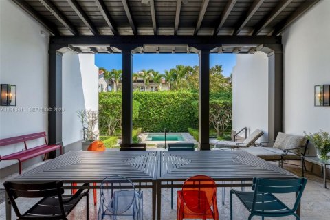 House in Key Biscayne, Florida 4 bedrooms, 340.58 sq.m. № 2030443 - photo 14