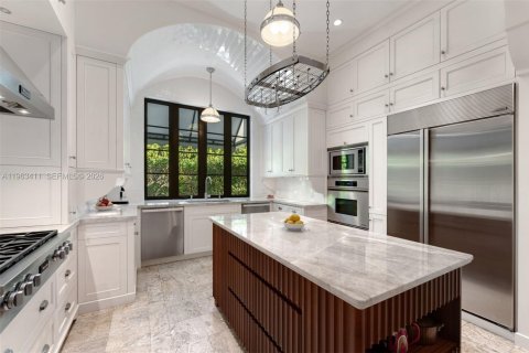 House in Key Biscayne, Florida 4 bedrooms, 340.58 sq.m. № 2030443 - photo 8