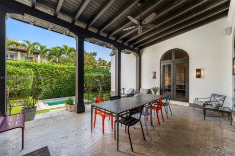 House in Key Biscayne, Florida 4 bedrooms, 340.58 sq.m. № 2030443 - photo 15