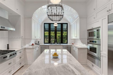 House in Key Biscayne, Florida 4 bedrooms, 340.58 sq.m. № 2030443 - photo 4