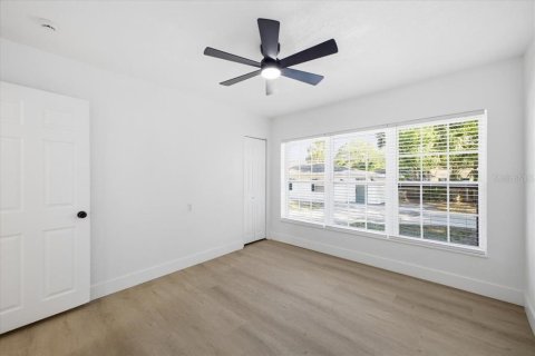 House in Bradenton, Florida 5 bedrooms, 238.29 sq.m. № 2148618 - photo 21