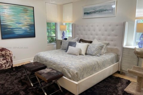 Condo in Pompano Beach, Florida, 3 bedrooms  № 2243300 - photo 12