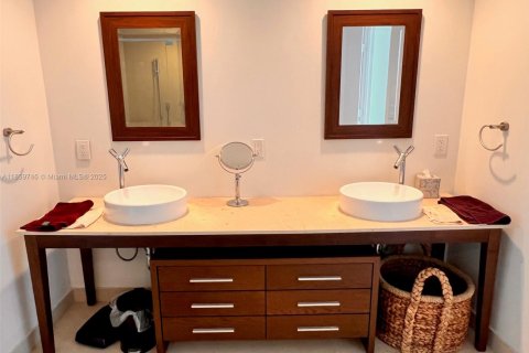 Condominio en venta en Miami, Florida, 3 dormitorios, 173.73 m2 № 1886617 - foto 22