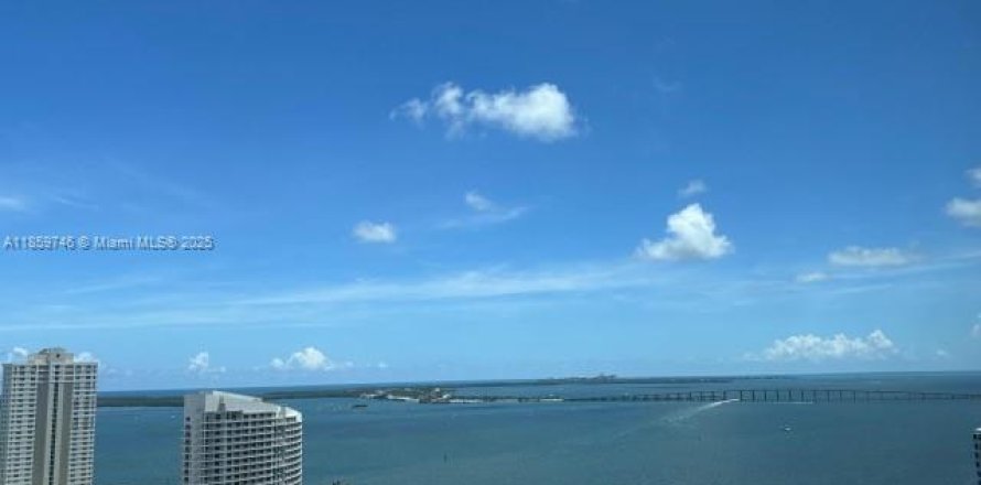 Condominio en Miami, Florida, 3 dormitorios  № 1886617