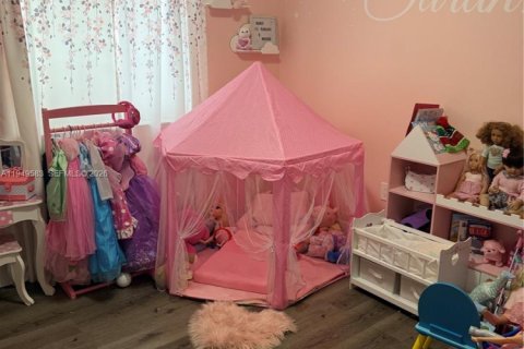 Villa ou maison à vendre à Miami, Floride: 3 chambres, 113.71 m2 № 2005206 - photo 11