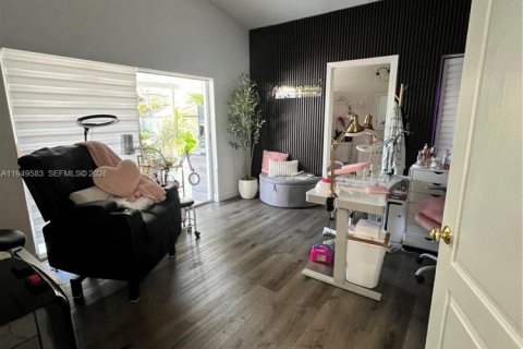 Villa ou maison à vendre à Miami, Floride: 3 chambres, 113.71 m2 № 2005206 - photo 6