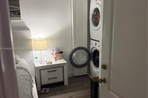 Villa ou maison à vendre à Miami, Floride: 3 chambres, 113.71 m2 № 2005206 - photo 19