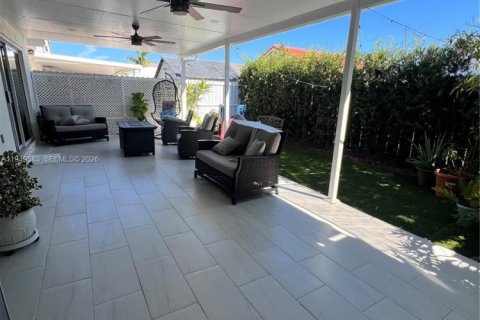 Villa ou maison à vendre à Miami, Floride: 3 chambres, 113.71 m2 № 2005206 - photo 17
