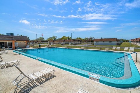 Villa ou maison à vendre à Pinellas Park, Floride: 2 chambres, 103.03 m2 № 1586438 - photo 24