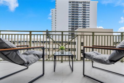 Снять в аренду кондоминиум в Халландейл-Бич, Флорида 2 спальни, 111.48м2, № 1974152 - фото 12