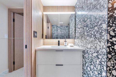 Снять в аренду кондоминиум в Халландейл-Бич, Флорида 2 спальни, 111.48м2, № 1974152 - фото 27