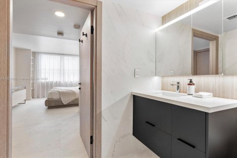 Снять в аренду кондоминиум в Халландейл-Бич, Флорида 2 спальни, 111.48м2, № 1974152 - фото 19