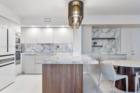 Снять в аренду кондоминиум в Халландейл-Бич, Флорида 2 спальни, 111.48м2, № 1974152 - фото 5