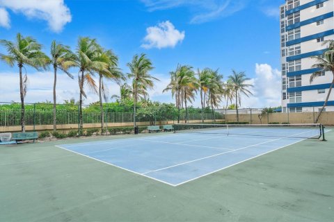 Снять в аренду кондоминиум в Халландейл-Бич, Флорида 2 спальни, 111.48м2, № 1974152 - фото 29
