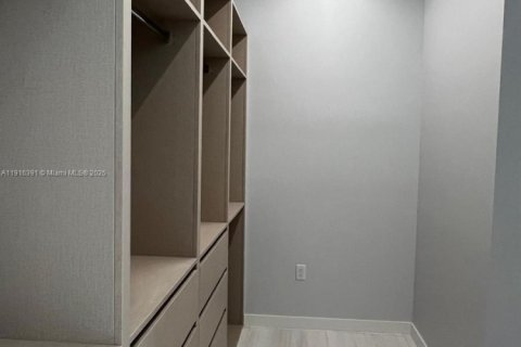 Touwnhouse à vendre à Miami, Floride: 4 chambres, 222.97 m2 № 1971889 - photo 27