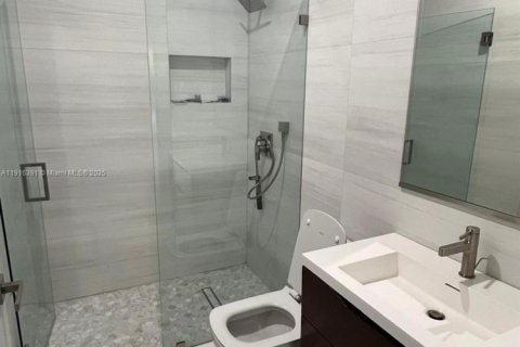 Touwnhouse à vendre à Miami, Floride: 4 chambres, 222.97 m2 № 1971889 - photo 6