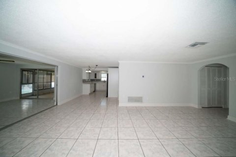 Снять в аренду виллу или дом в Порт-Ричи, Флорида 7 комнат, 143.53м2, № 1886058 - фото 6